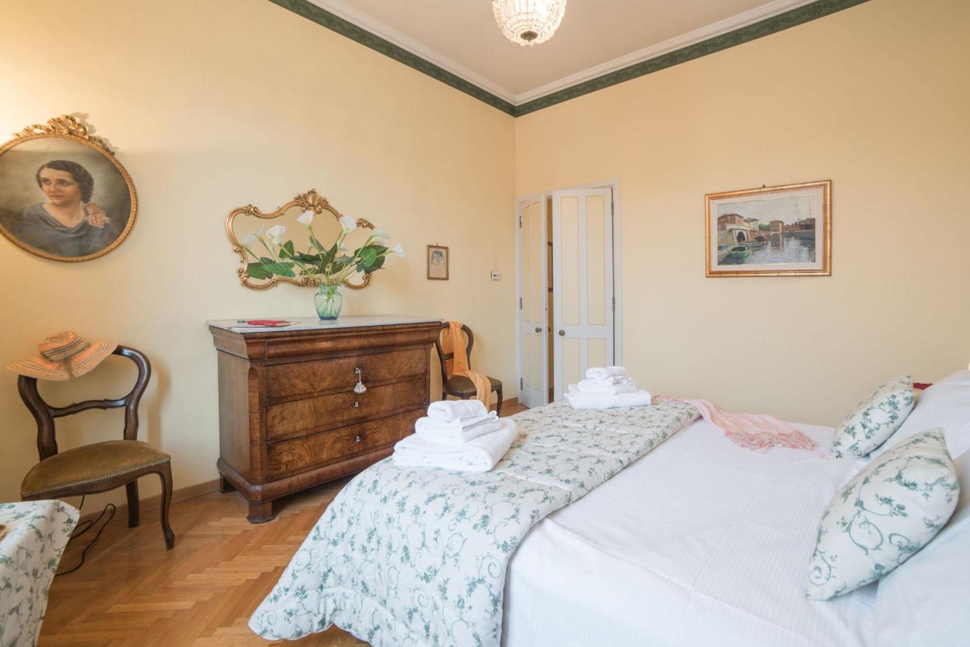 Italian Experience-Duomo Suite Florence Exterior photo