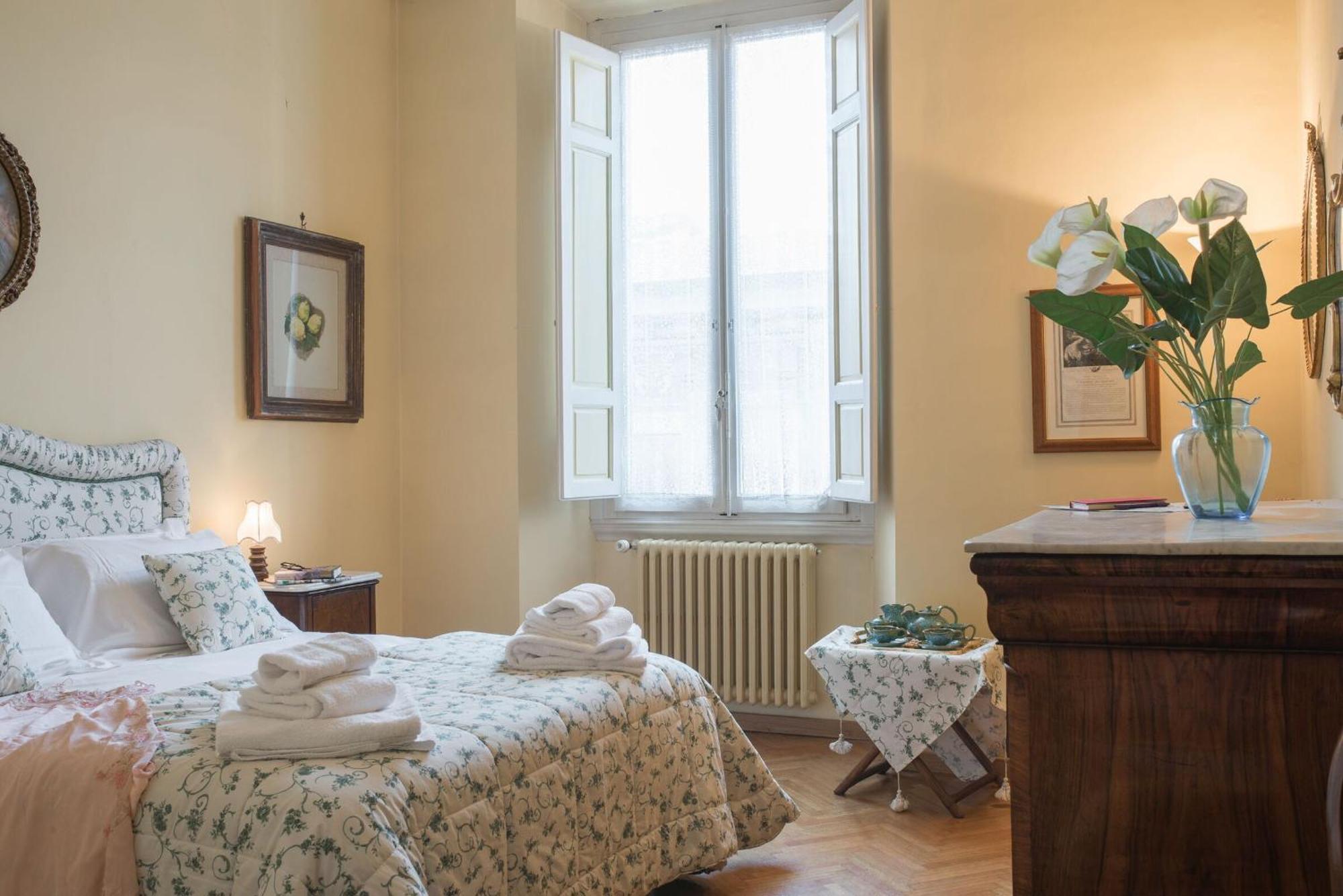 Italian Experience-Duomo Suite Florence Exterior photo